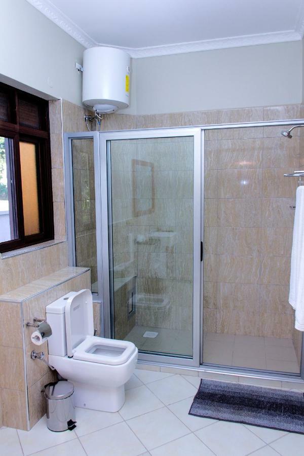 كامبالا Akasu Bed And Breakfast المظهر الخارجي الصورة