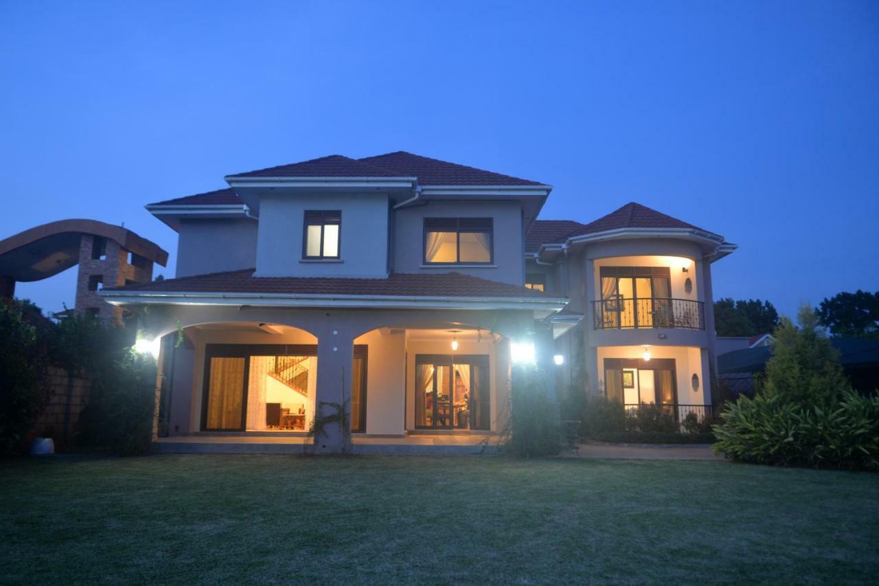 كامبالا Akasu Bed And Breakfast المظهر الخارجي الصورة